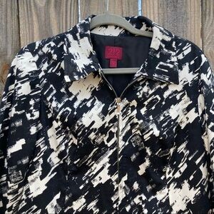 Black & white zippered lightweight jacket Medium